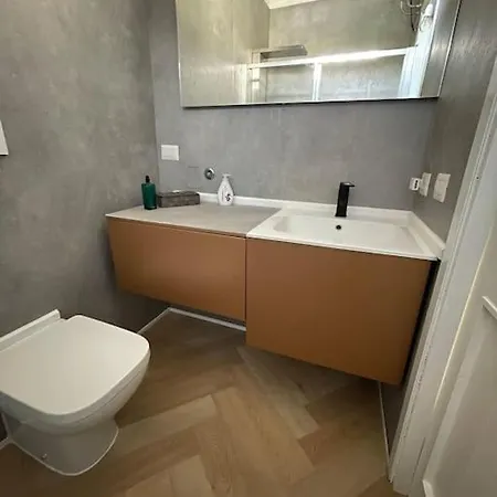 Ampio Bilocale Con Terrazzo
